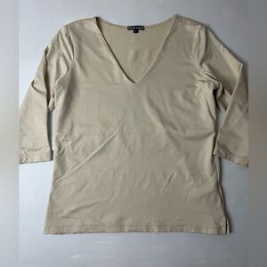 A Nue Ligne Cream 3/4 Sleeve V-Neck Top T shirt Size L